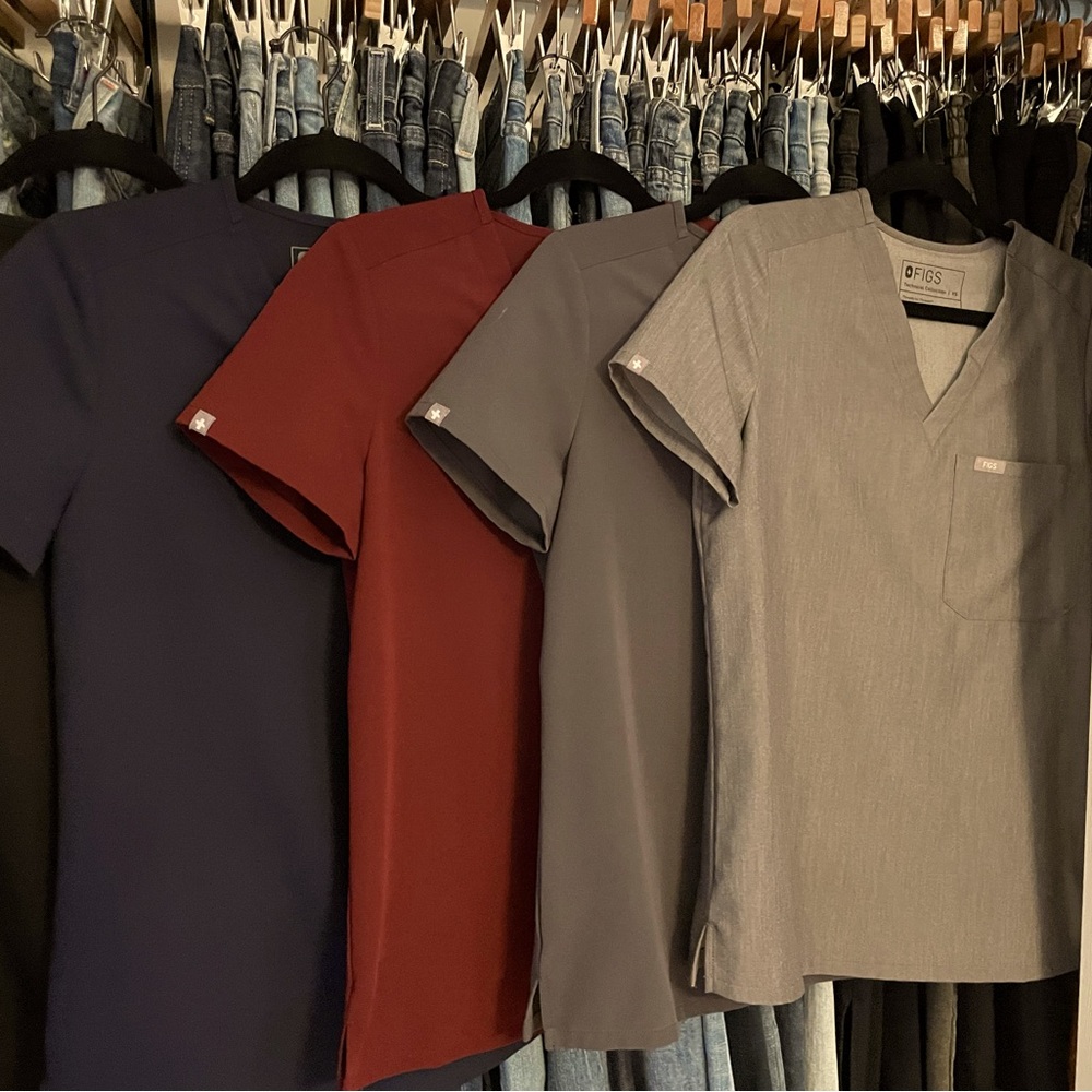 Four XS FIGS Caterina One scrub tops. Sold together or separately